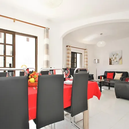 Holiday Home In Gale With Pool Near Beaches Албуфейра