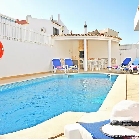 Holiday Home In Gale With Pool Near Beaches Вилла *