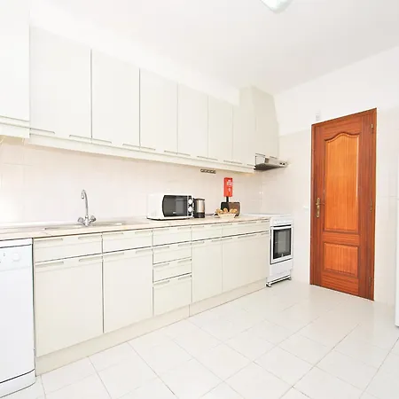 Holiday Home In Gale With Pool Near Beaches Вилла *