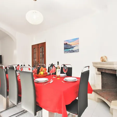 Вилла Holiday Home In Gale With Pool Near Beaches