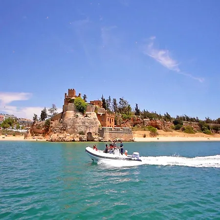 Holiday Home In Gale With Pool Near Beaches Вилла *